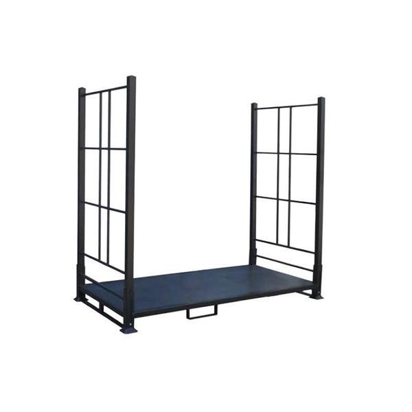 Kovinsko stojalo za hrambo gum, pnevmatik