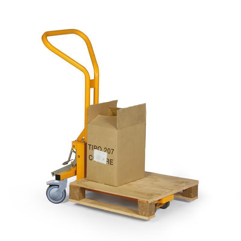 Manual pallet truck for unloading goods