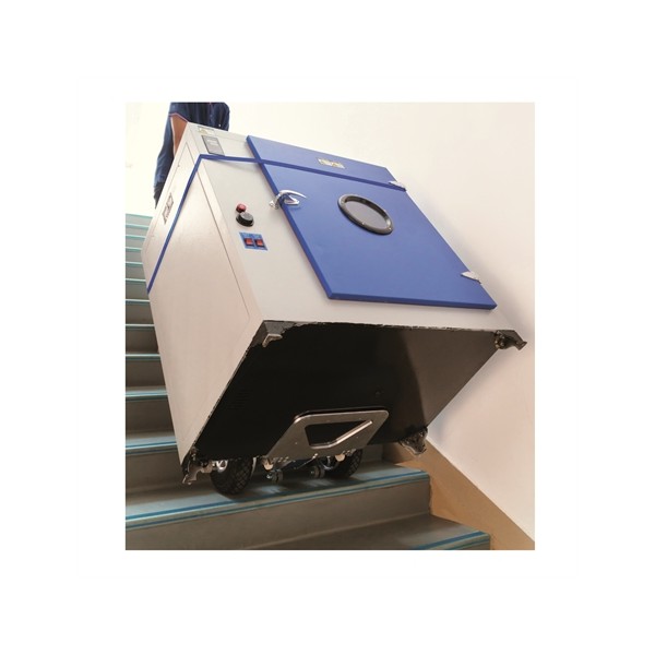 Lépcsőn mozgó elektromos kocsi