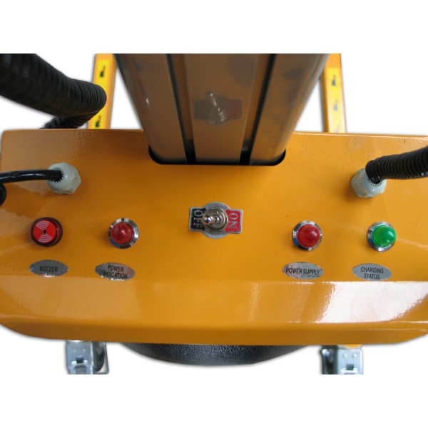 Mini lift partially electric