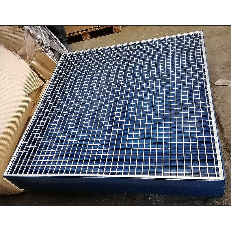 Stand for barrels with mesh tray for 4 barrels 200 l.