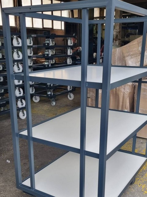 Namenski vozički s policami za težke tovore