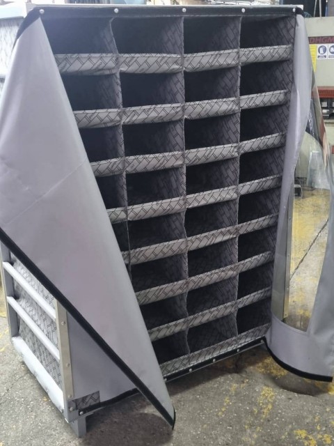 Stojala s prekati za dele v proizvodnji