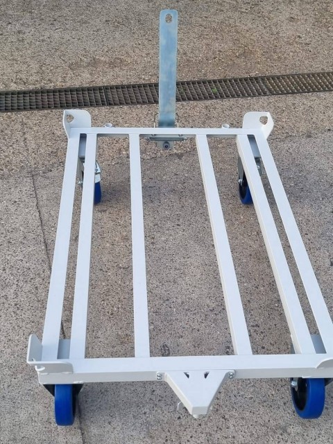 Paletni vozički z rudo, ročajem in označevalno tablico