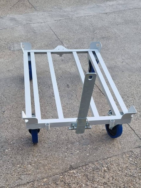 Paletni vozički z rudo, ročajem in označevalno tablico