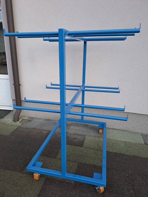 Nosilni vozički za industrijske dele