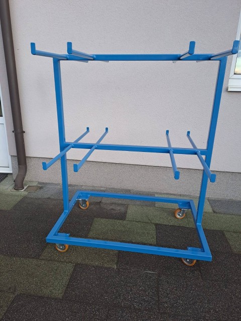 Nosilni vozički za industrijske dele