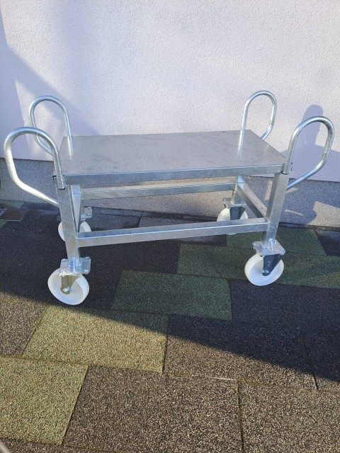 Vroče pocinkani prilagojeni mizni vozički