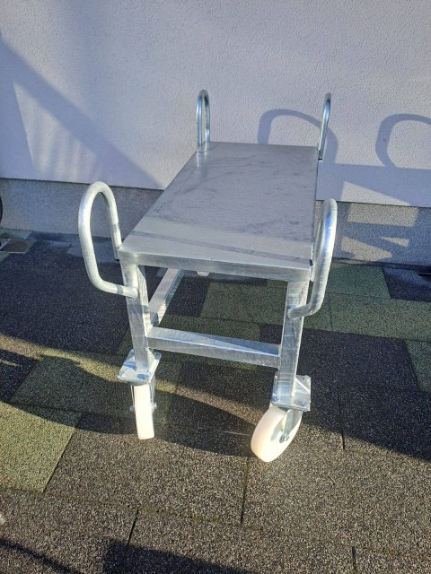 Vroče pocinkani prilagojeni mizni vozički