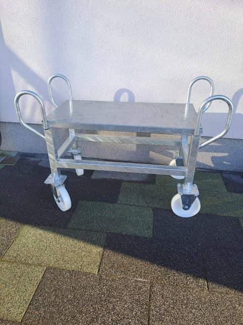 Vroče pocinkani prilagojeni mizni vozički