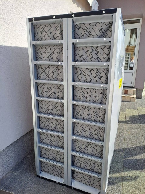 Stojala s prekati za dele v proizvodnji