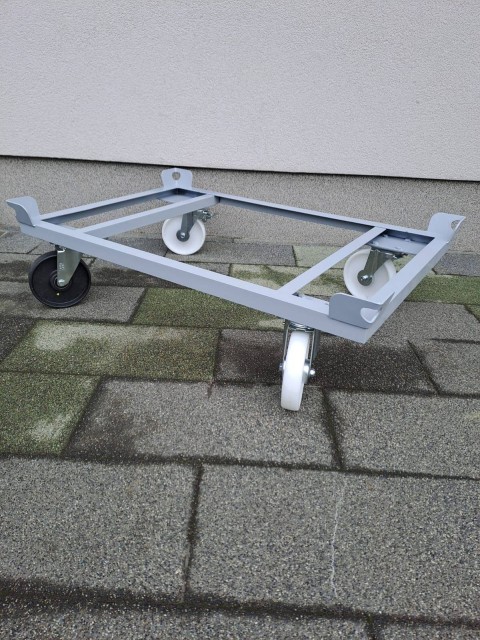 ESD okvirji za paletno logistiko