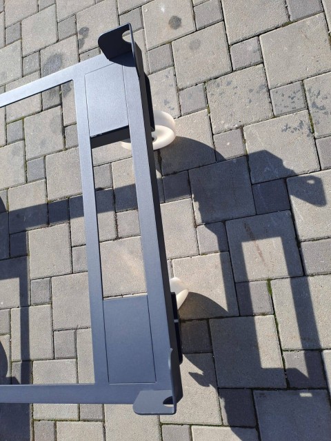 Paletni vozički za avtomobilsko industrijo