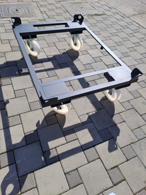 Paletni vozički za avtomobilsko industrijo