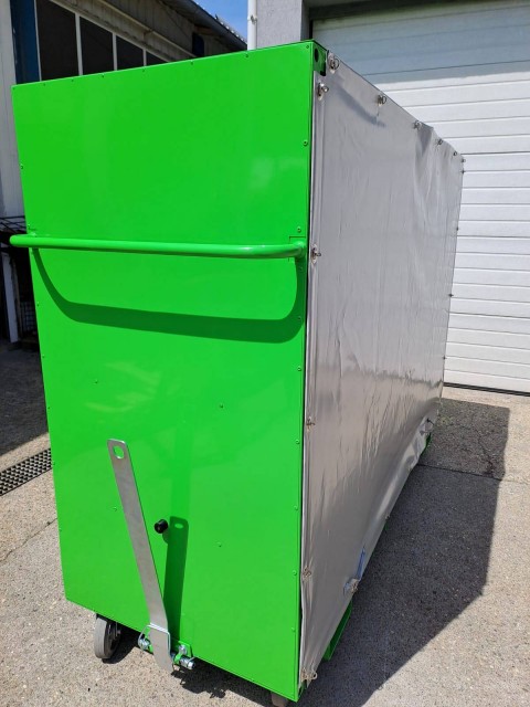 Omarni vozički za shranjevanje proizvodnih delov