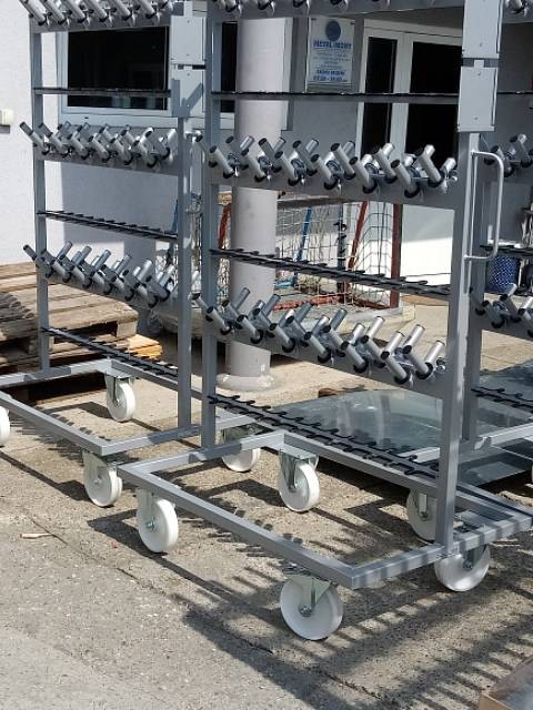 Nosilni vozički za sestavne dele v proizvodnji