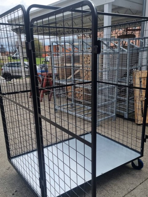 Proizvodnja mrežastih zabojev za notranjo logistiko