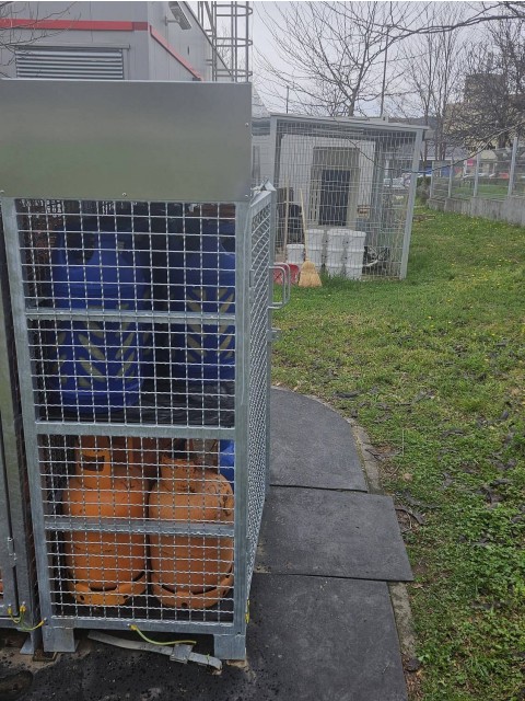 Izdelava kletk za skladiščenje jeklenk