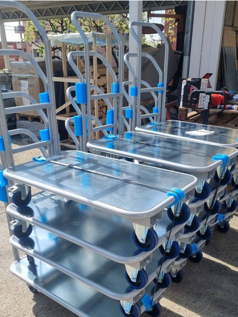 Zložljivi plato vozički za dostavne službe