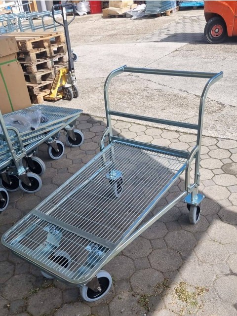 Kovinski trgovinski vozički za blago