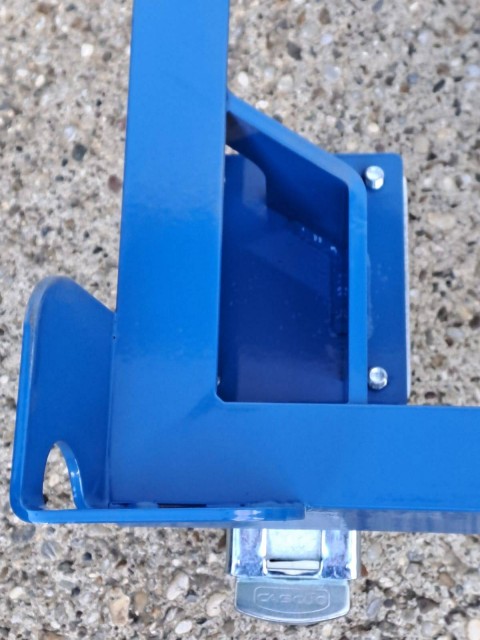 Izdelava malih vozičkov za težke industrijske zaboje