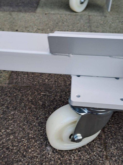 Specialni nosilni vozički za palete