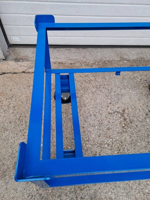 Nosilci palet po meri s kolesi