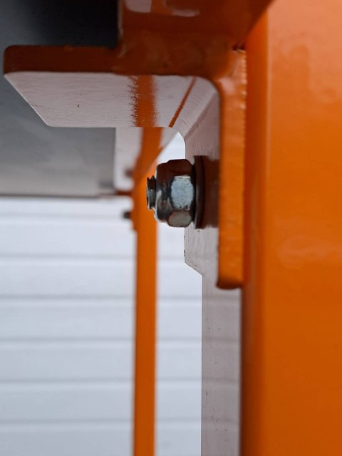 Vozički s policami za težke tovore v industriji