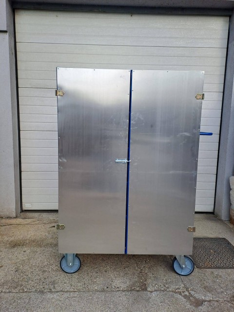 Zabojniki s kolesi iz aluminija za notranjo logistiko