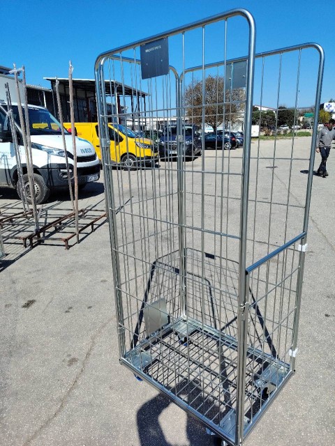 Izdelava in montaža večjega števila vozičkov za pralnice