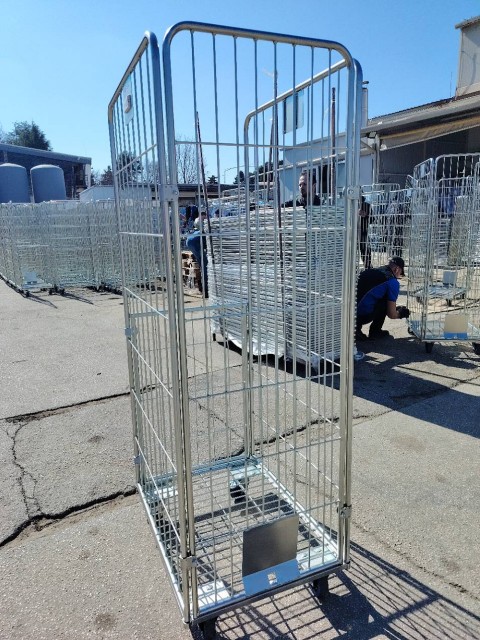 Izdelava in montaža večjega števila vozičkov za pralnice