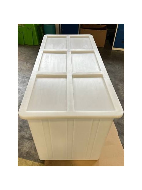 Plastični zaboji s pokrovom