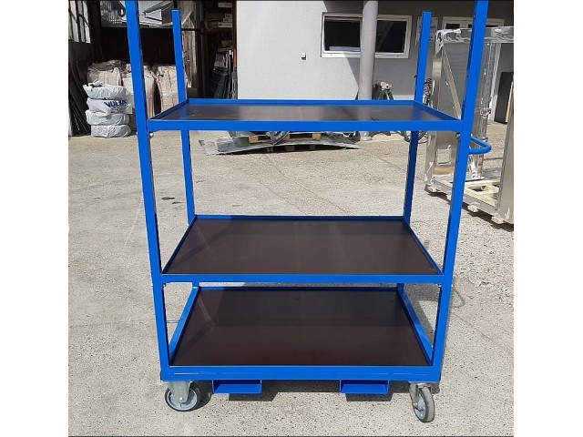 Herstellung von Etagenwagen für den industriellen Einsatz mit Gabelstaplerlaschen