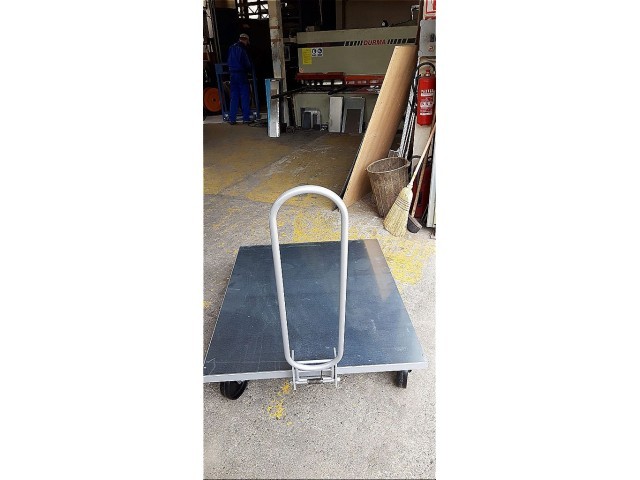 Herstellung von Metall-Plattenwagen für spezielle Lasten