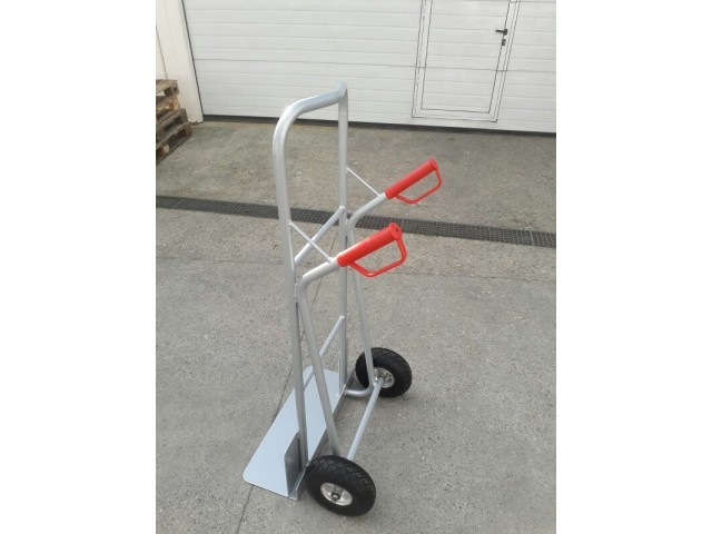 Produktion von ALU-Karren
