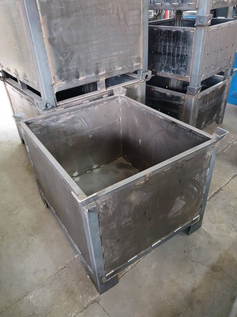 Izdelava zabojev za proizvodno kontrolo za težka bremena