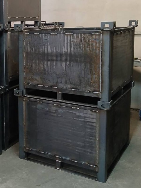 Proizvodnja vzdržljivih proizvodnih zabojev za narez