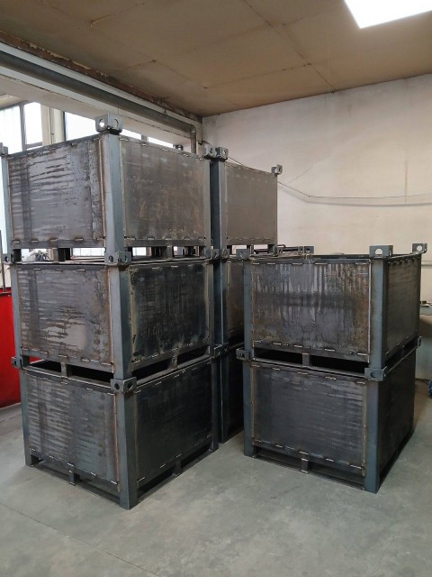 Proizvodnja vzdržljivih proizvodnih zabojev za narez