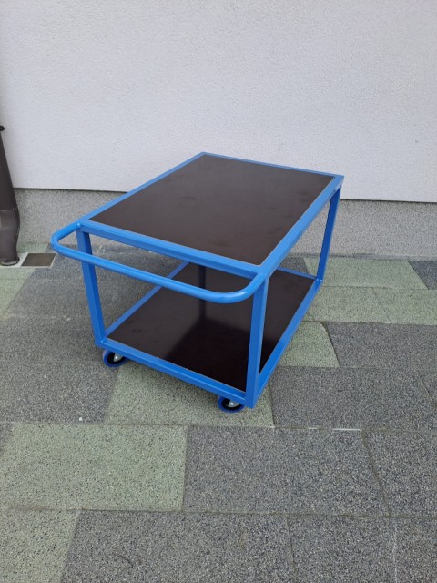 Izdelava miznih vozičkov s policami iz vezane plošče
