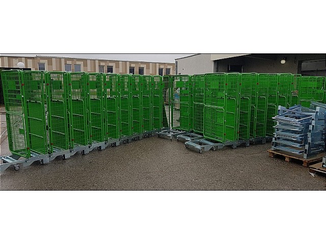 Serijska proizvodnja mrežastih roll container-jev za paketno dostavo.
