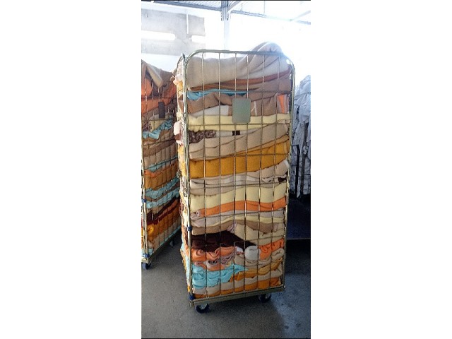 Serijsko izdelani žičnati vozički za pralnico perila