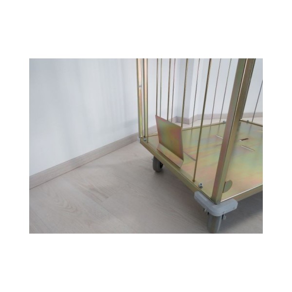Žičnati voziček visoke kakovosti za pralnice, narejen iz metalnih profilov, z dvema stranskima, eno zadnjo steno, 1 x vmesna polica, zlato cinkan in dodatno zaščiten z PP glazuro. Nosilnost 600 kg.