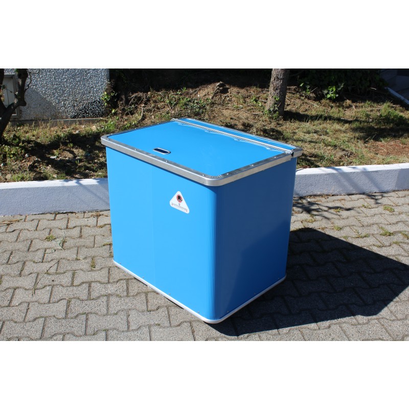 Plastic box trolley for laundries, hotels or industry (solid sides)