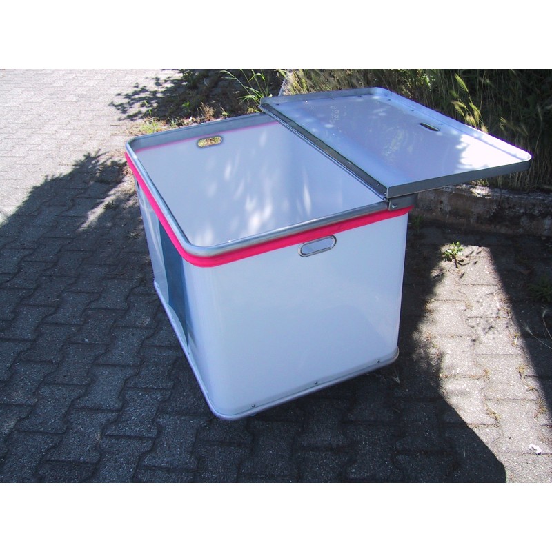 Plastic box trolley for laundries, hotels or industry (solid sides)