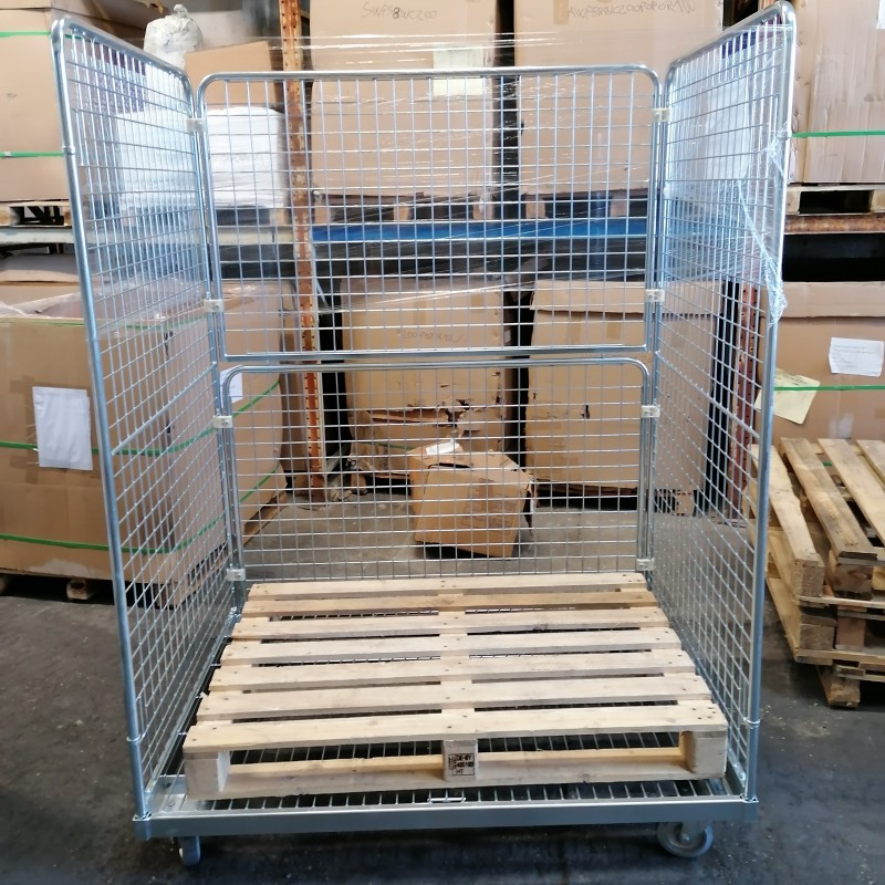 Wheeled container with mesh fence